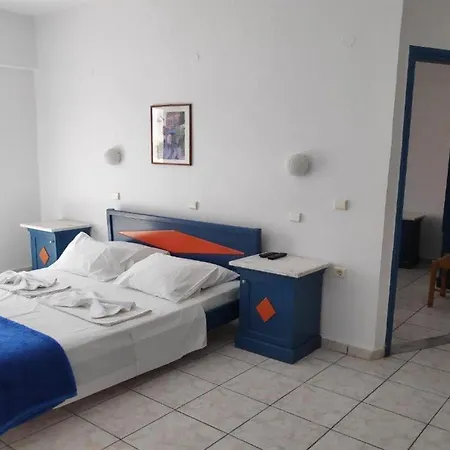 Apart-hotel Leonidas & 3*