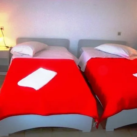 Leonidas & Apart-hotel
