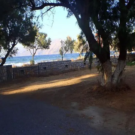 Apart-hotel Leonidas & 3*