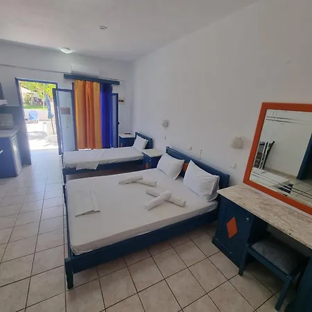 Leonidas & Apart-hotel