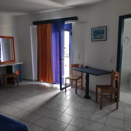 Apart-hotel Leonidas & 3*
